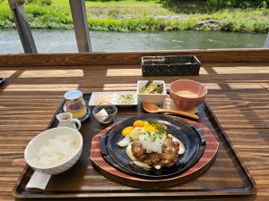 おぐに天然食ほこすぎ、阿蘇赤牛ハンバーグ御膳おぐに大根和風ダレ